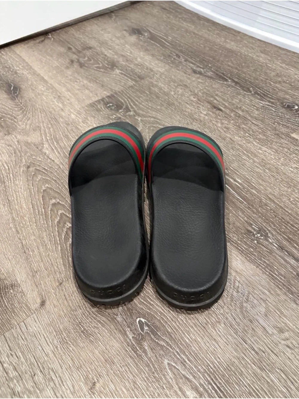 Gucci slides size 9